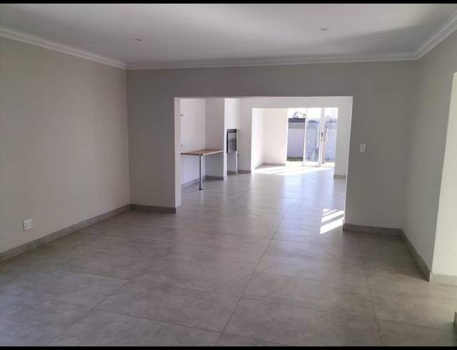 5 BEDROOM HOUSE FOR SALE IN WIERDA PARK